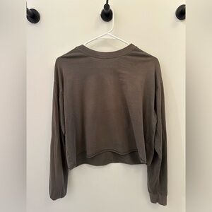 Vuori Cropped Long Sleeve Shirt